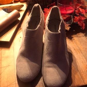 Audrey Brooke tan suede 👢 ankle boot